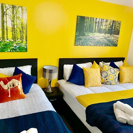 2 Bedrooms Modern Apartment, Lounge, Full Kitchen, Balcony, 5 Minutes Stratford Station Londra Exterior foto