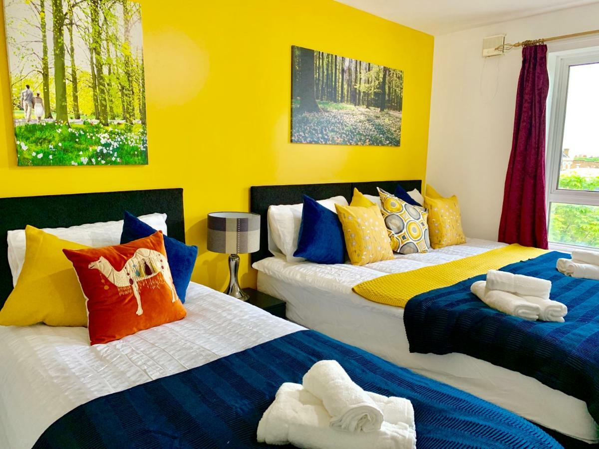 2 Bedrooms Modern Apartment, Lounge, Full Kitchen, Balcony, 5 Minutes Stratford Station Londra Exterior foto